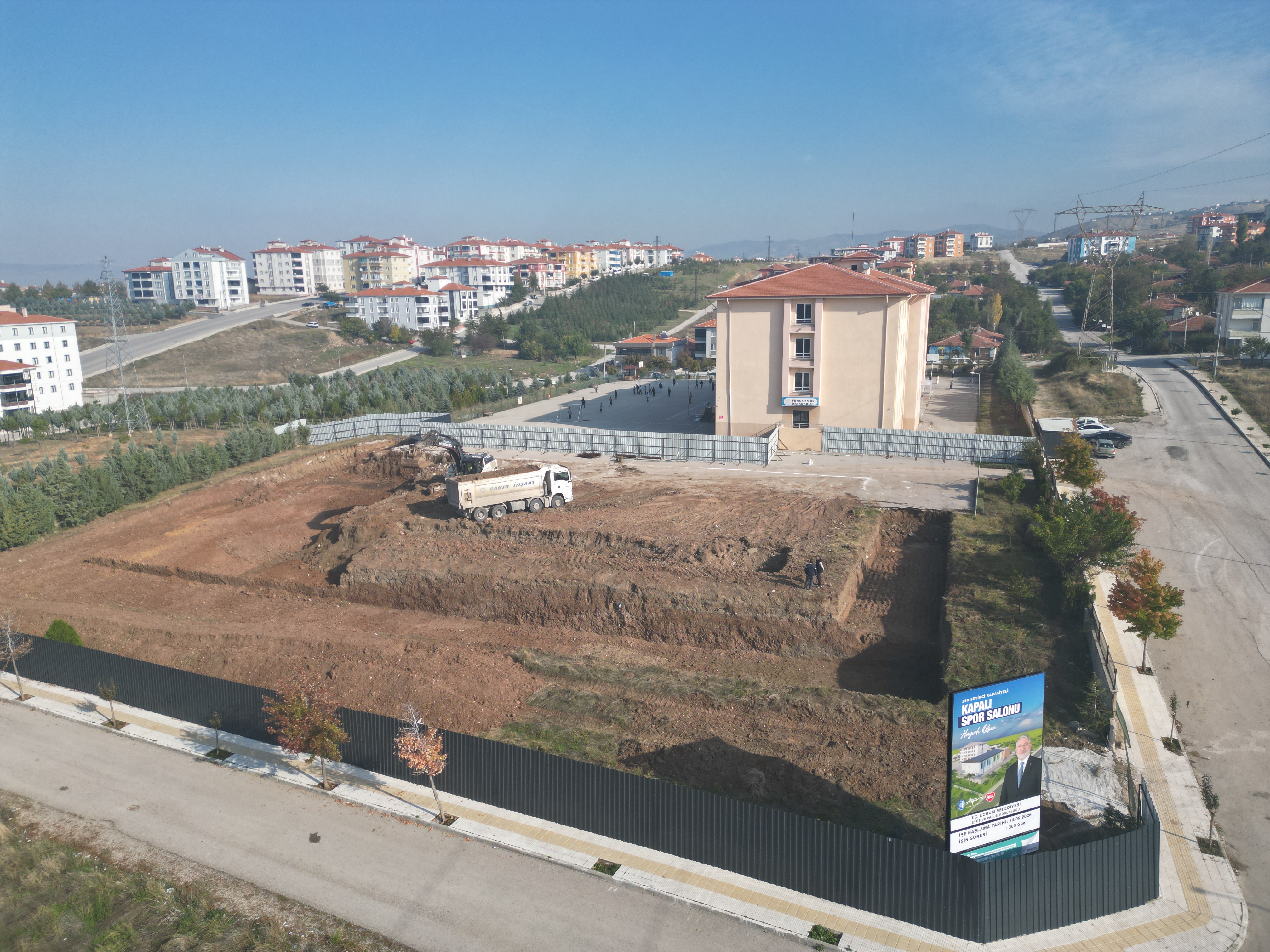 ÇORUM’DA İKİ OKULA KAPALI SPOR SALONU YAPIMI BAŞLADI