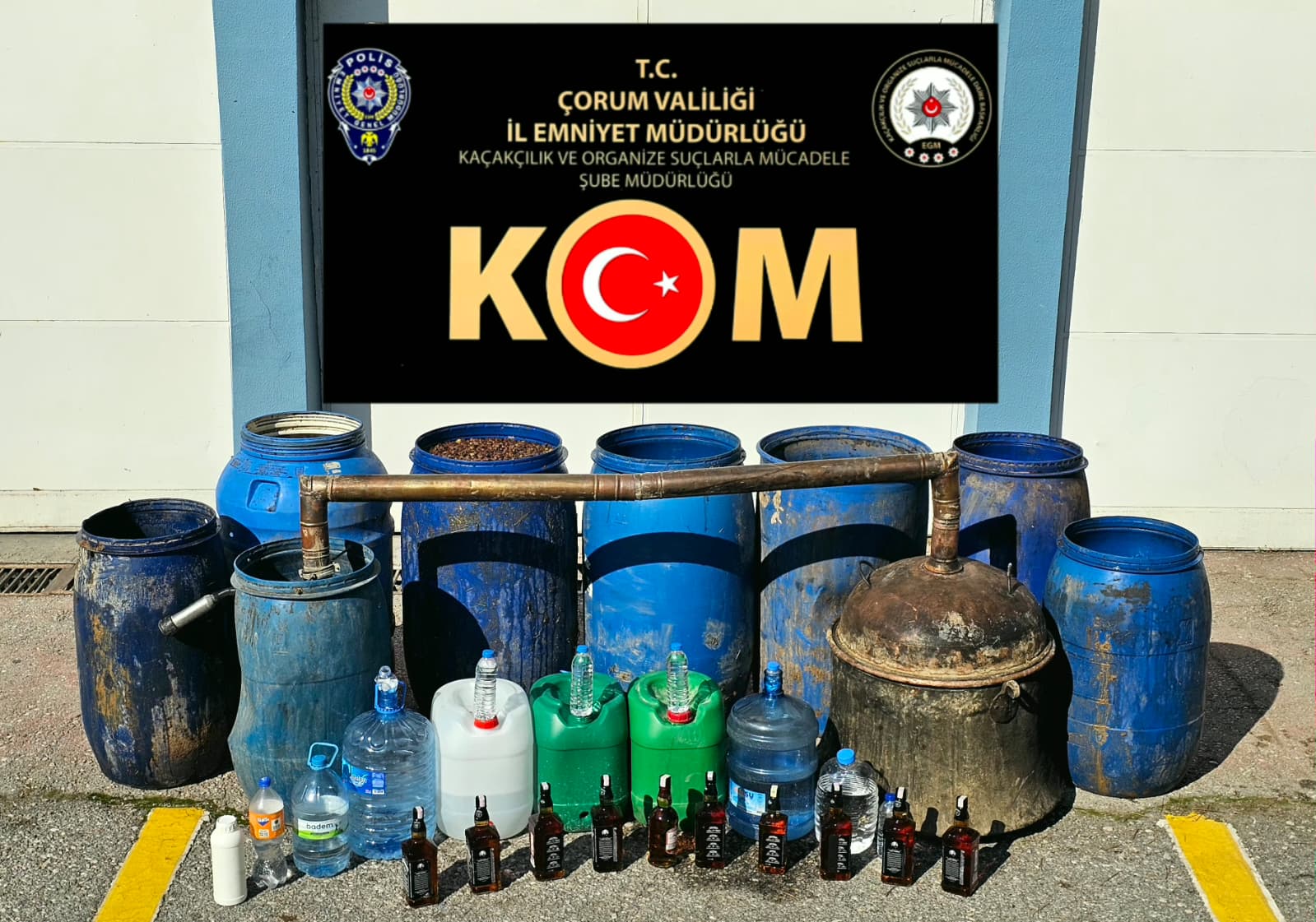 ÇORUM’DA KAÇAK ALKOL OPERASYONU: 1.164 LİTRE İÇKİ ELE GEÇİRİLDİ