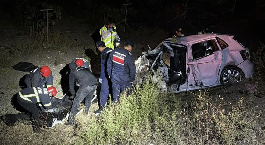ÇORUM’DA OTOMOBİL İLE CİP ÇARPIŞTI: 4 KİŞİ HAYATINI KAYBETTİ