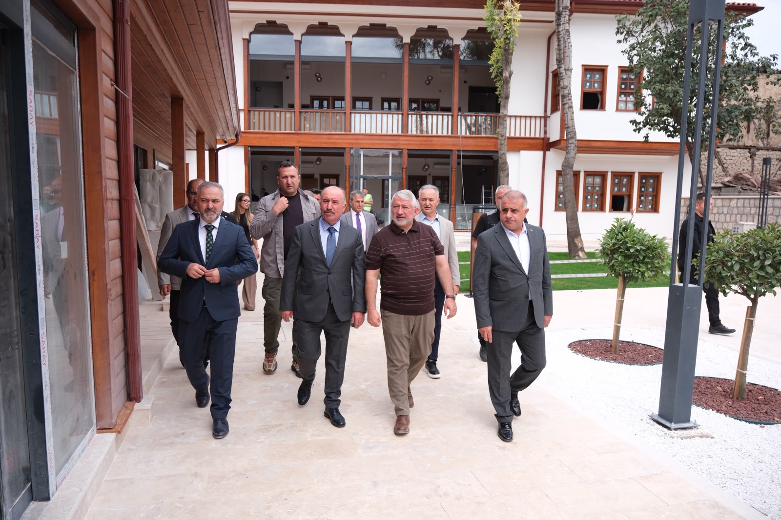İKİZ KONAK BUTİK OTEL OLARAK HİZMETE AÇILIYOR